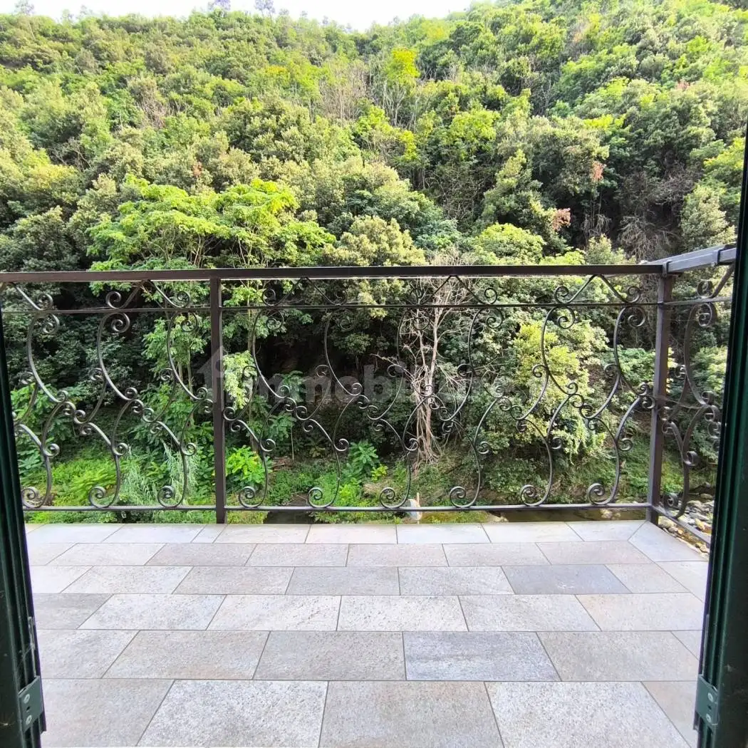 Palazzo - Edificio in vendita a Varazze