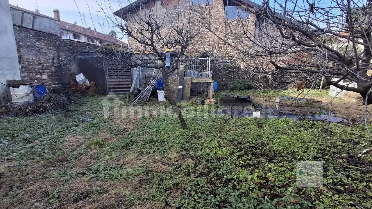 Casa indipendente in vendita a Castano Primo