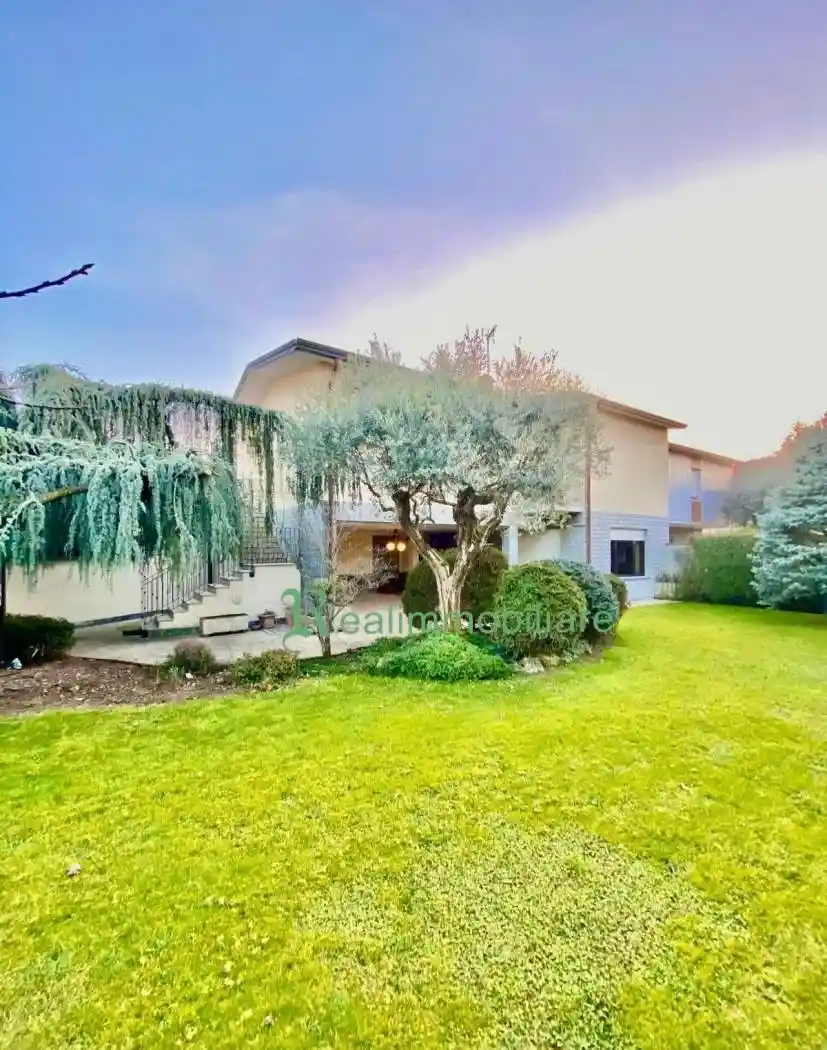 Villa in vendita a Cornate d'Adda