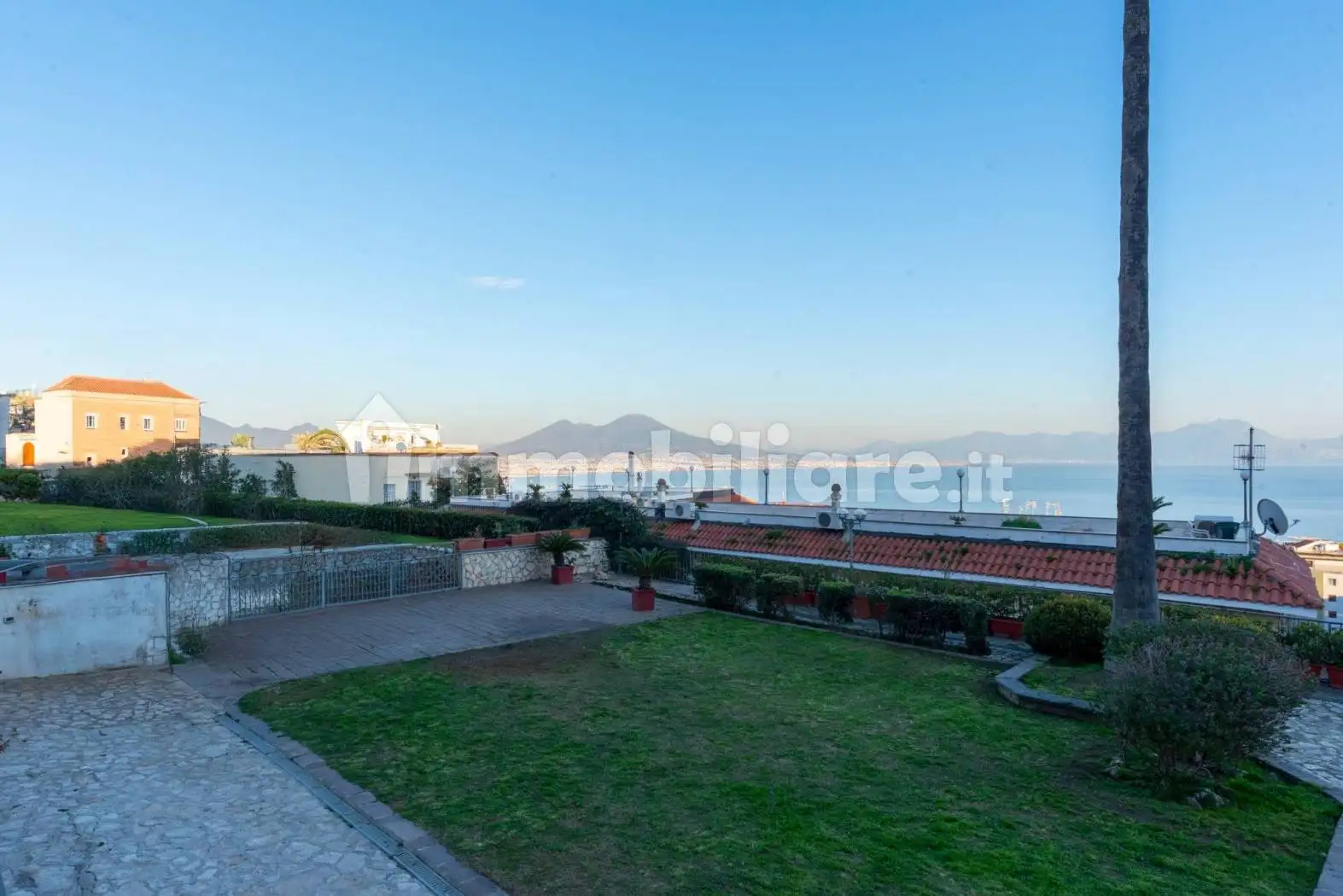 Appartamento in vendita a Napoli