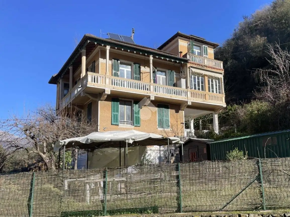 Appartamento in vendita a Isolabona