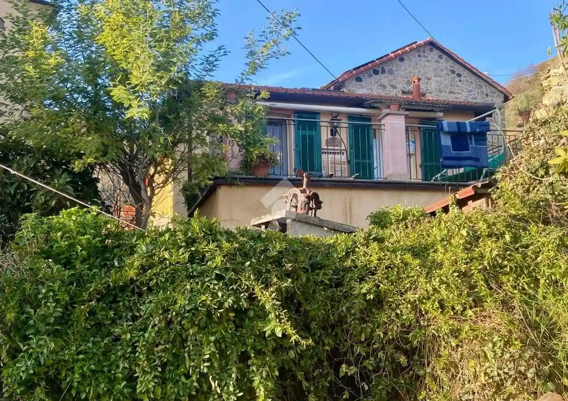 Casa indipendente in vendita a Genova