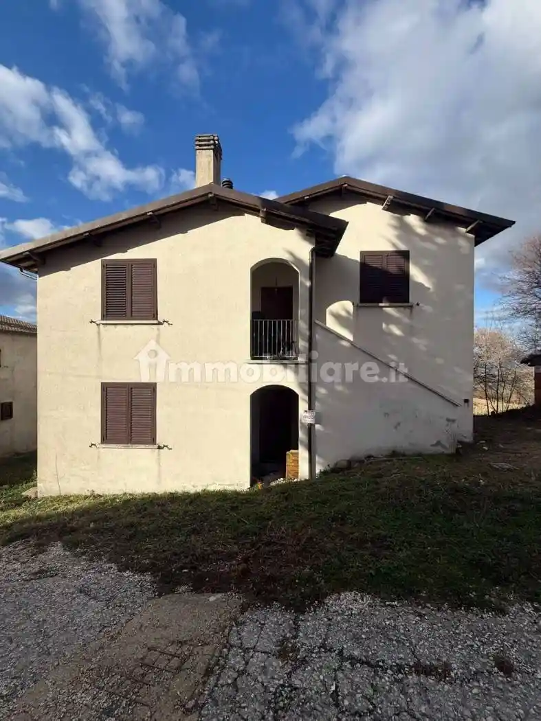 Villa in vendita a Gualdo Tadino