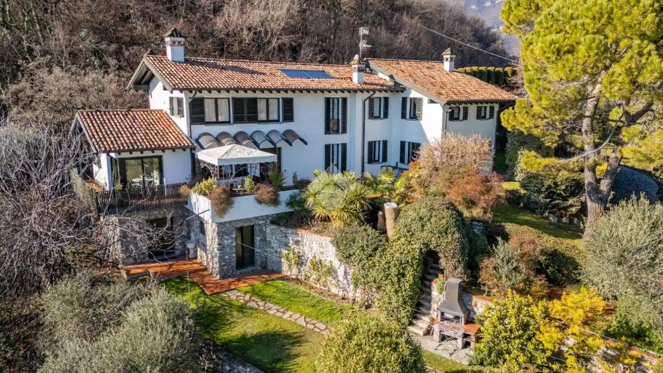 Villa in vendita a Salò
