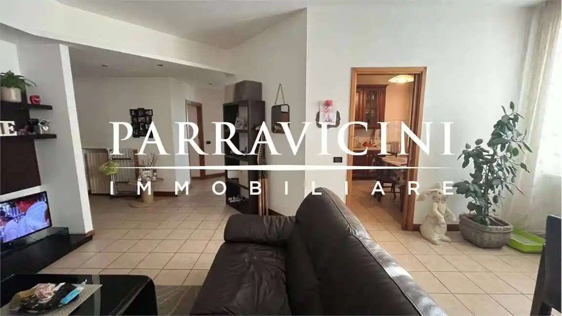 Appartamento in vendita a Erba