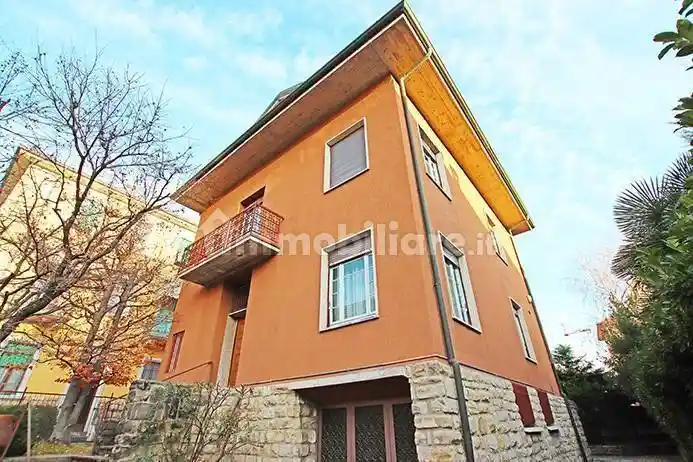 Villa in vendita a Bergamo