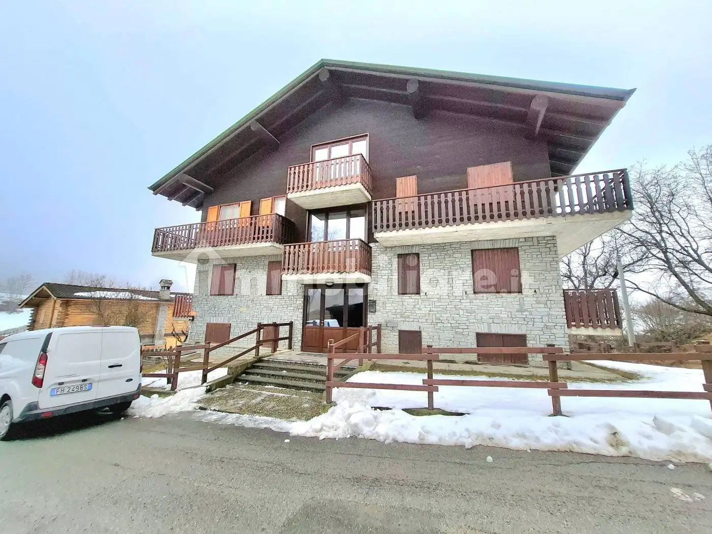 Appartamento in vendita a Emarèse