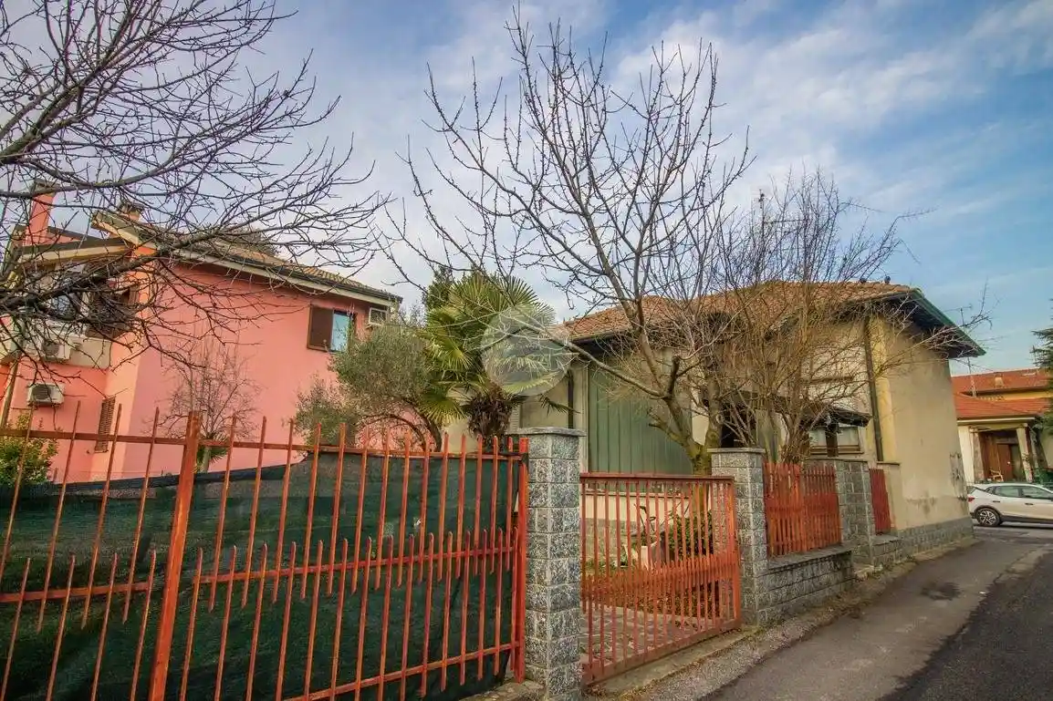 Villa in vendita a Garbagnate Milanese