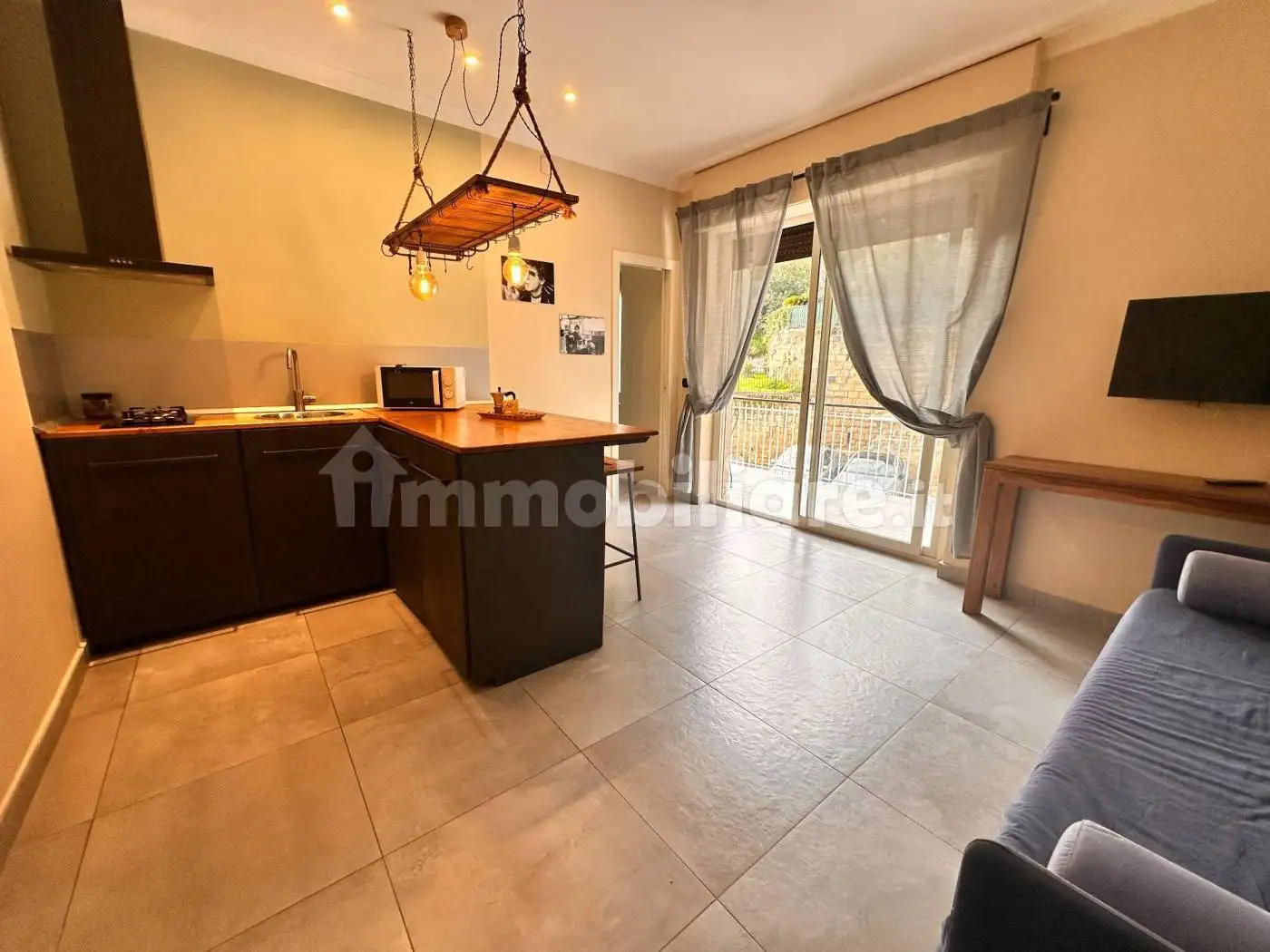 Appartamento in affitto a Napoli