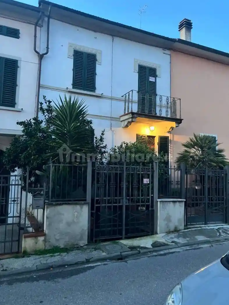 Casa indipendente in vendita a Pistoia