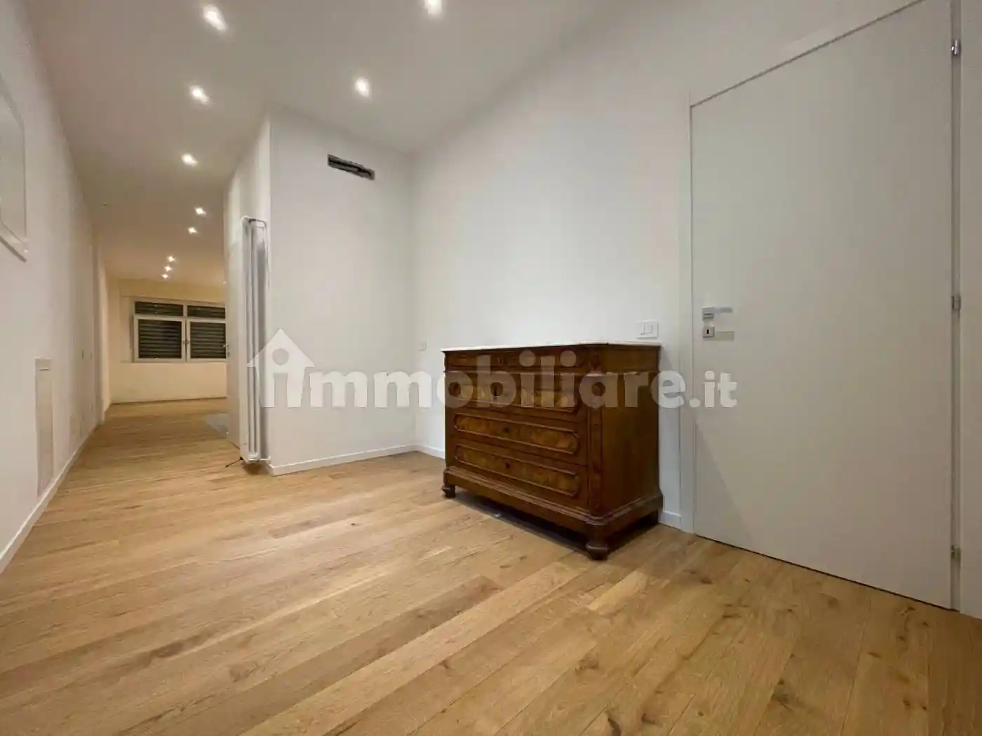 Bilocale via Carlo Farini 35, Isola, Milano - foto 2