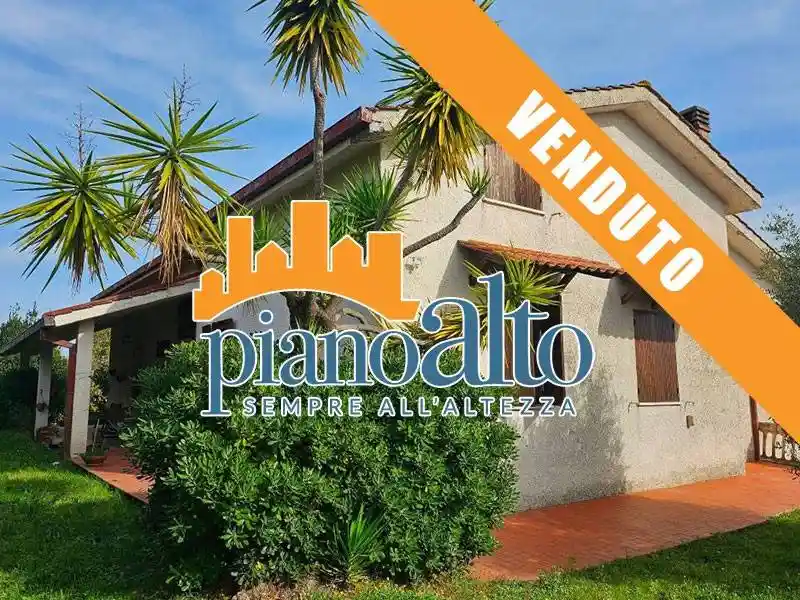 Villa in vendita a Castelnuovo di Porto