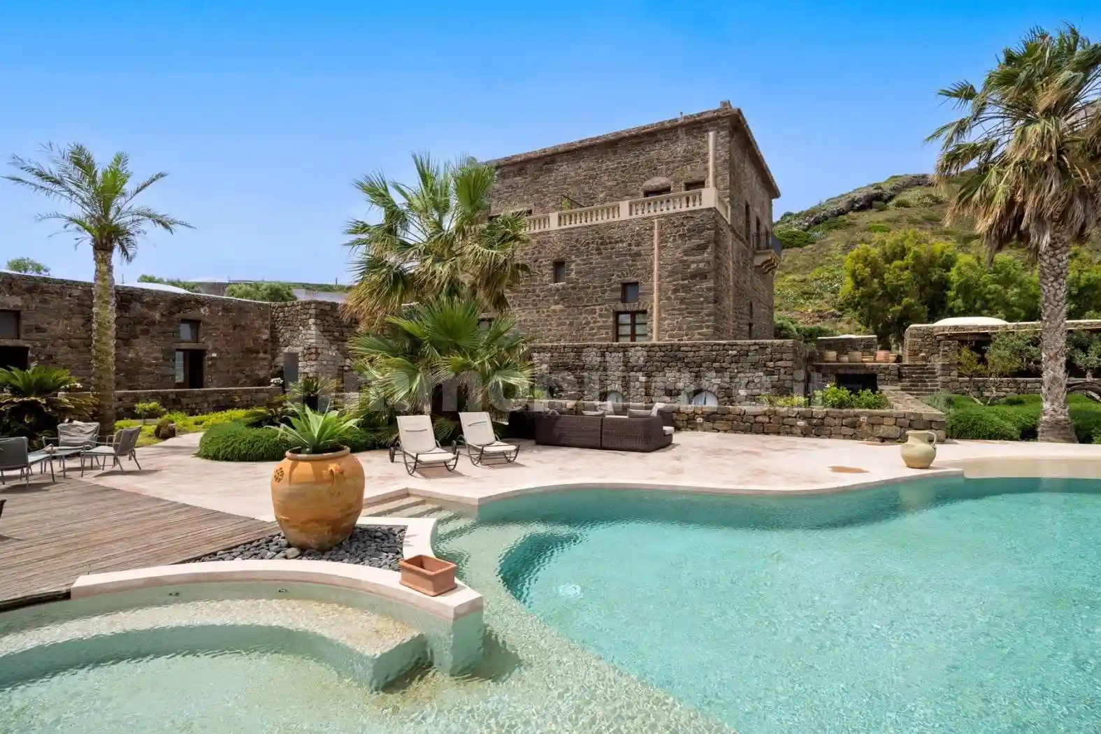 Palazzo - Edificio in vendita a Pantelleria