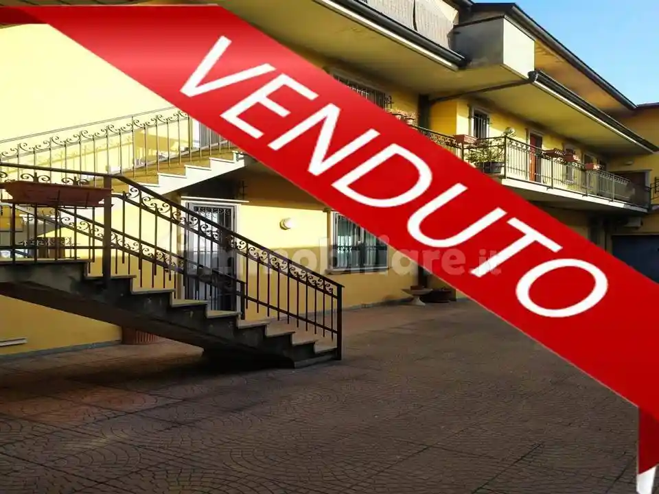 Appartamento in vendita a Lesmo