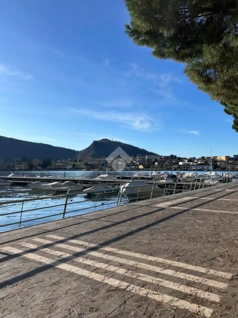 Appartamento in vendita a Sarnico