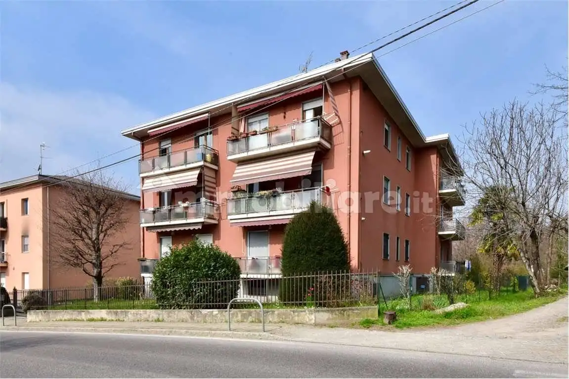 Appartamento in vendita a Senna Comasco