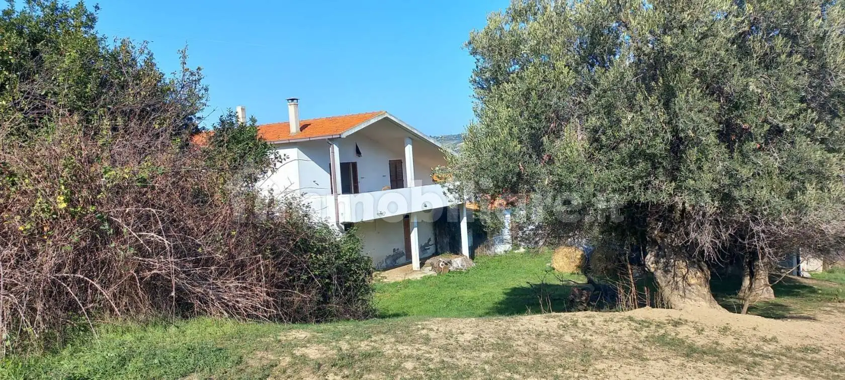 Palazzo - Edificio in vendita a Pineto