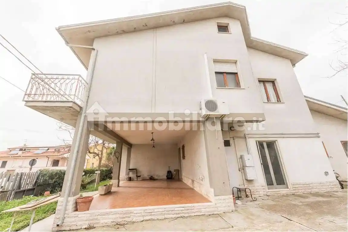 Villa unifamiliare viale Aldo moro, 46, Centro, Loreto Aprutino - foto 3