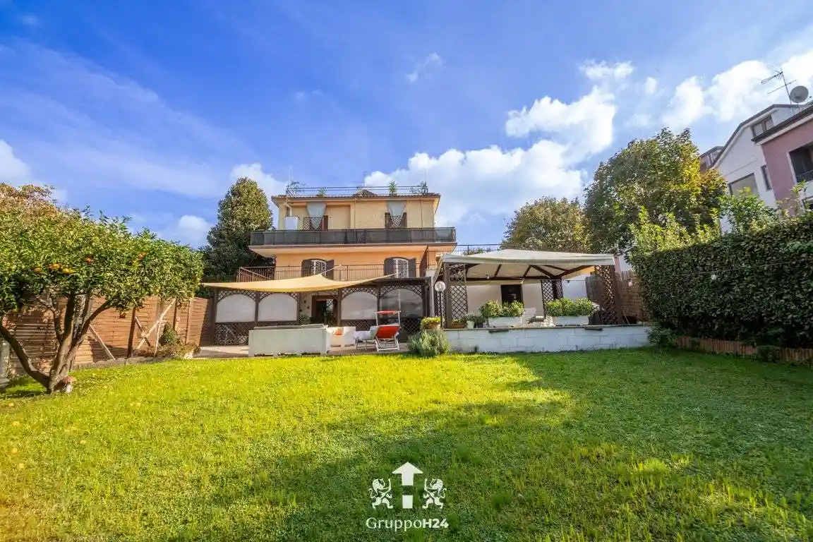 Appartamento in vendita a Castel Gandolfo