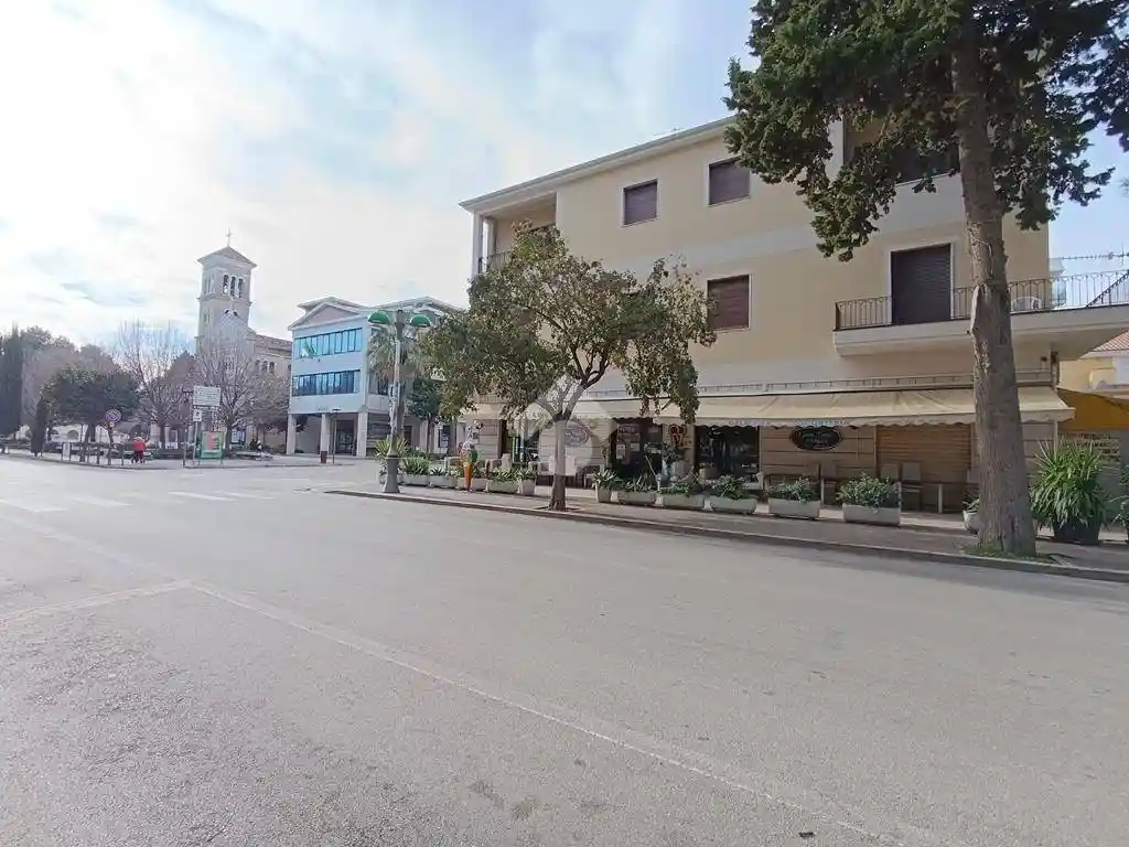 Appartamento via Milano 22, Centro, Pineto - foto 3