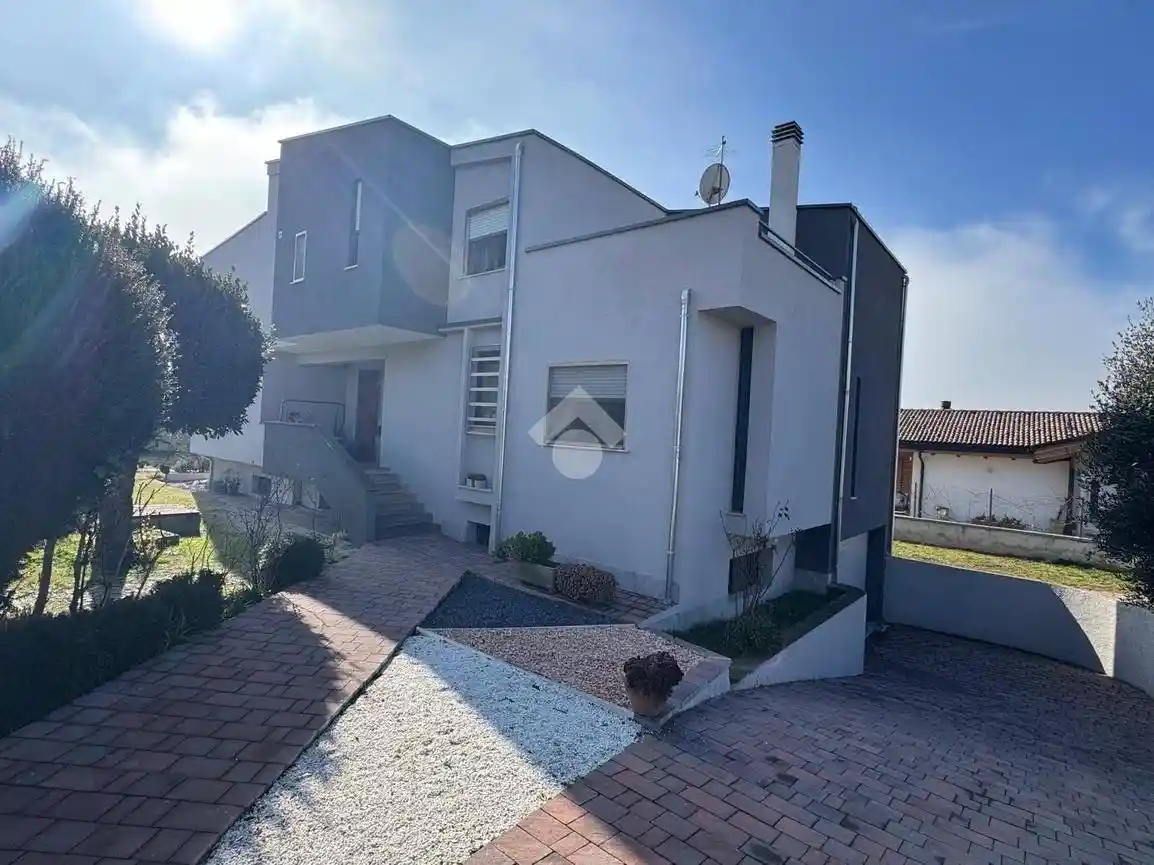 Villa bifamiliare via Giuseppe Parini 15, Antrosano, Avezzano - foto 2