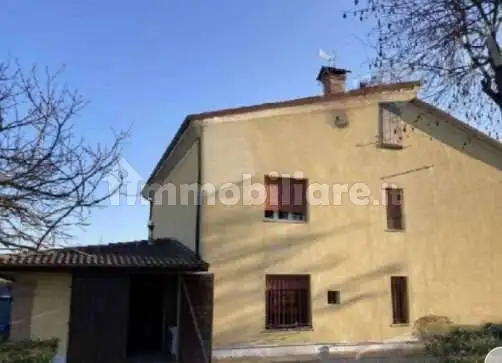 Casa indipendente in vendita a Cento