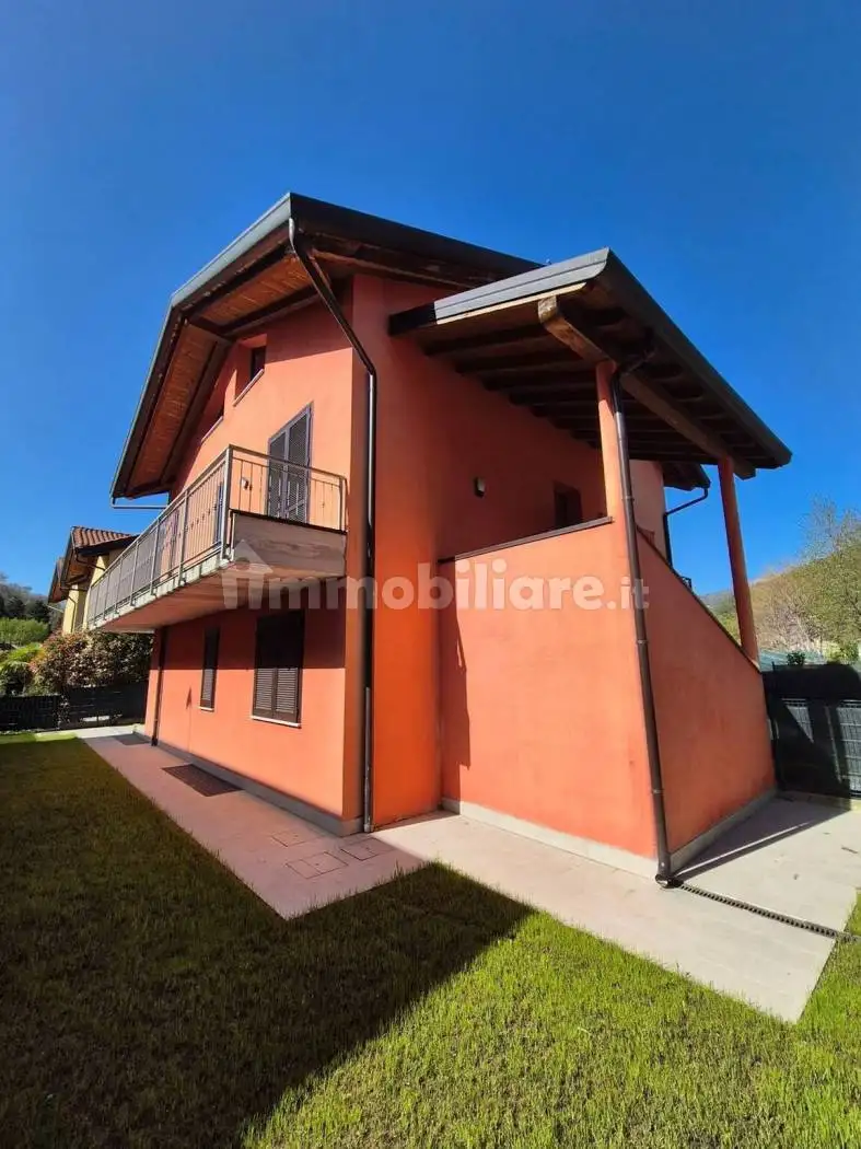 Villa in vendita a Proserpio