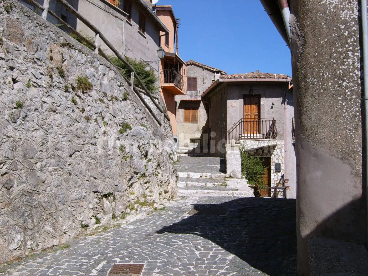 Casa indipendente in vendita a Saracinesco