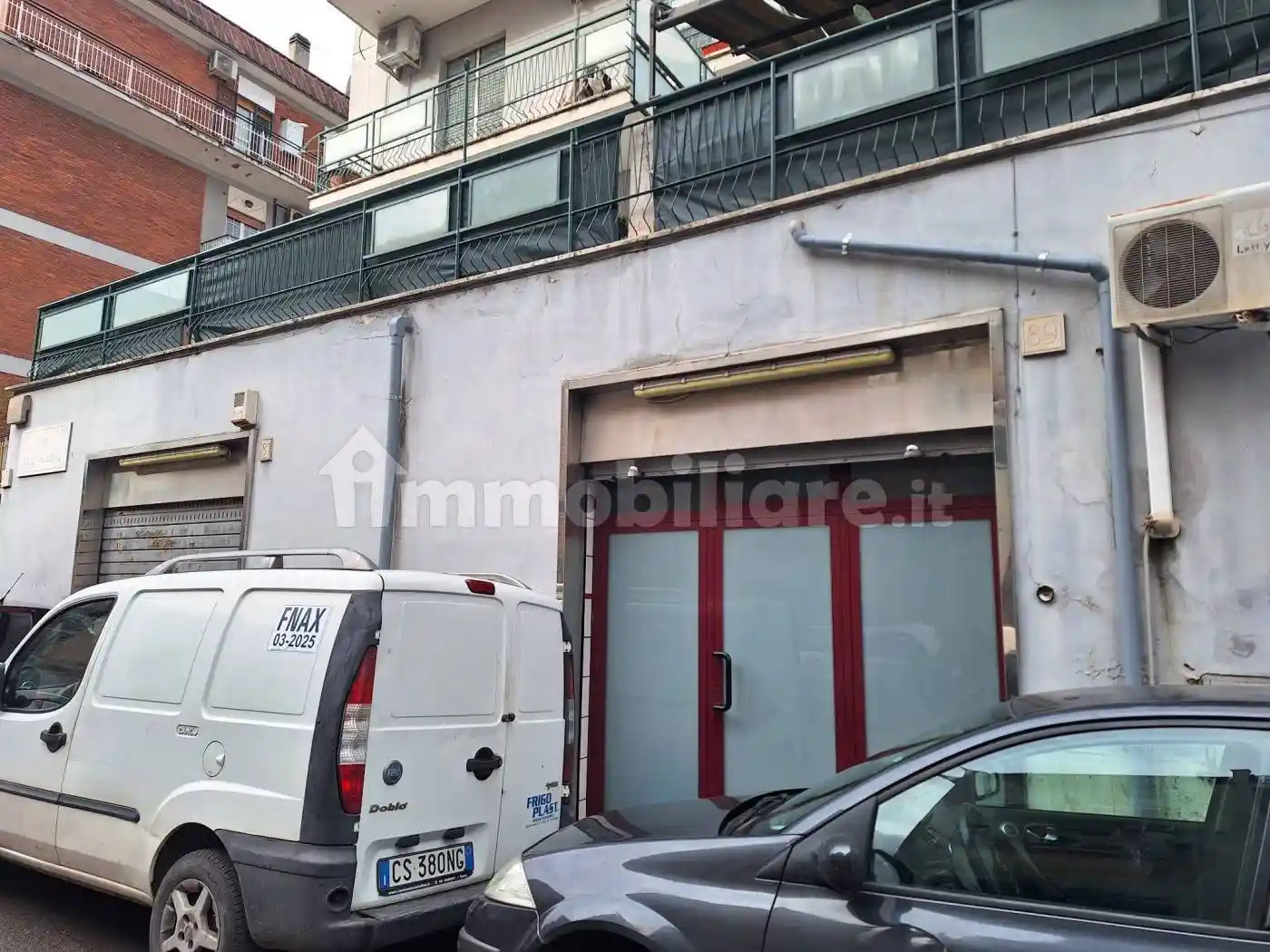 Palazzo - Edificio in vendita a Roma