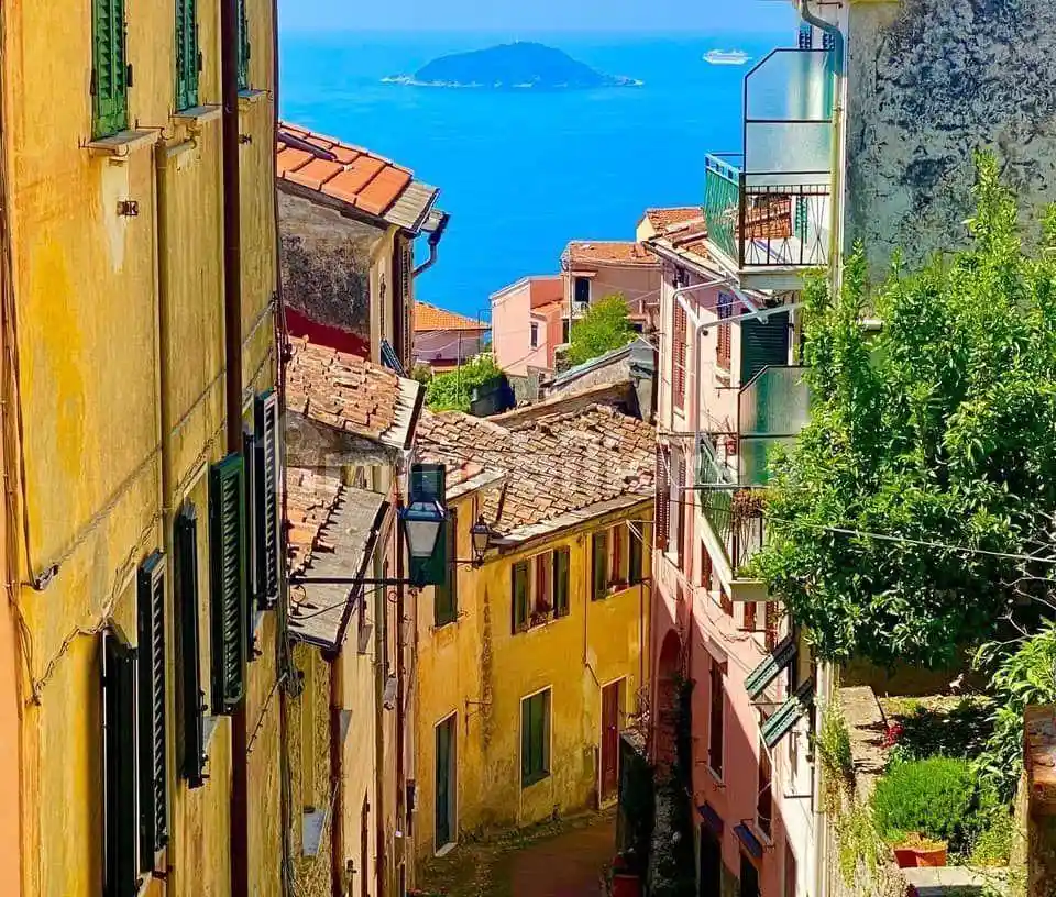 Appartamento in vendita a Lerici