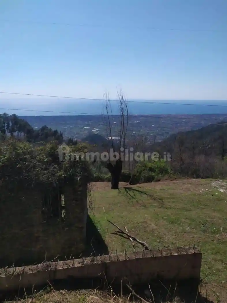 Terratetto unifamiliare 80 m², da ristrutturare, Zona Collinare Cerreto, Sant'Eustachio, Montignoso - foto 2