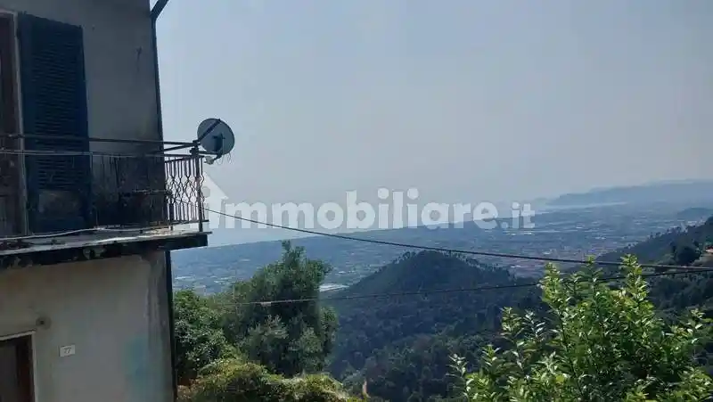 Terratetto unifamiliare 170 m², da ristrutturare, Zona Collinare Cerreto, Sant'Eustachio, Montignoso - foto 2