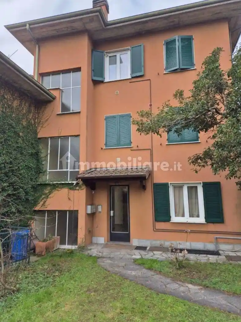 Appartamento in affitto a Barasso