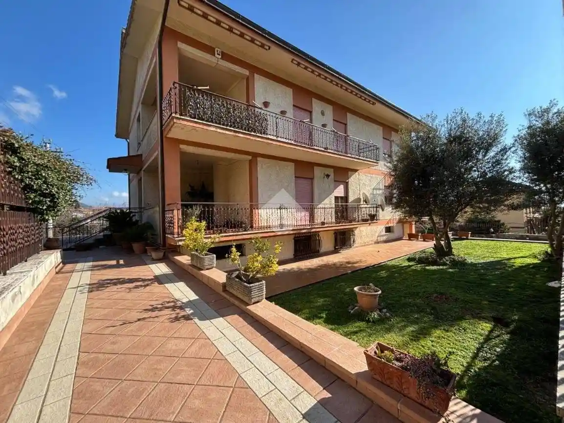 Villa in vendita a Cave