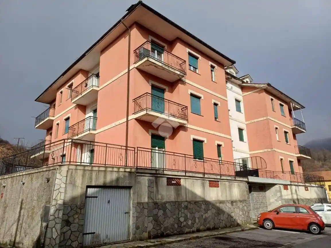 Appartamento in vendita a Savignone