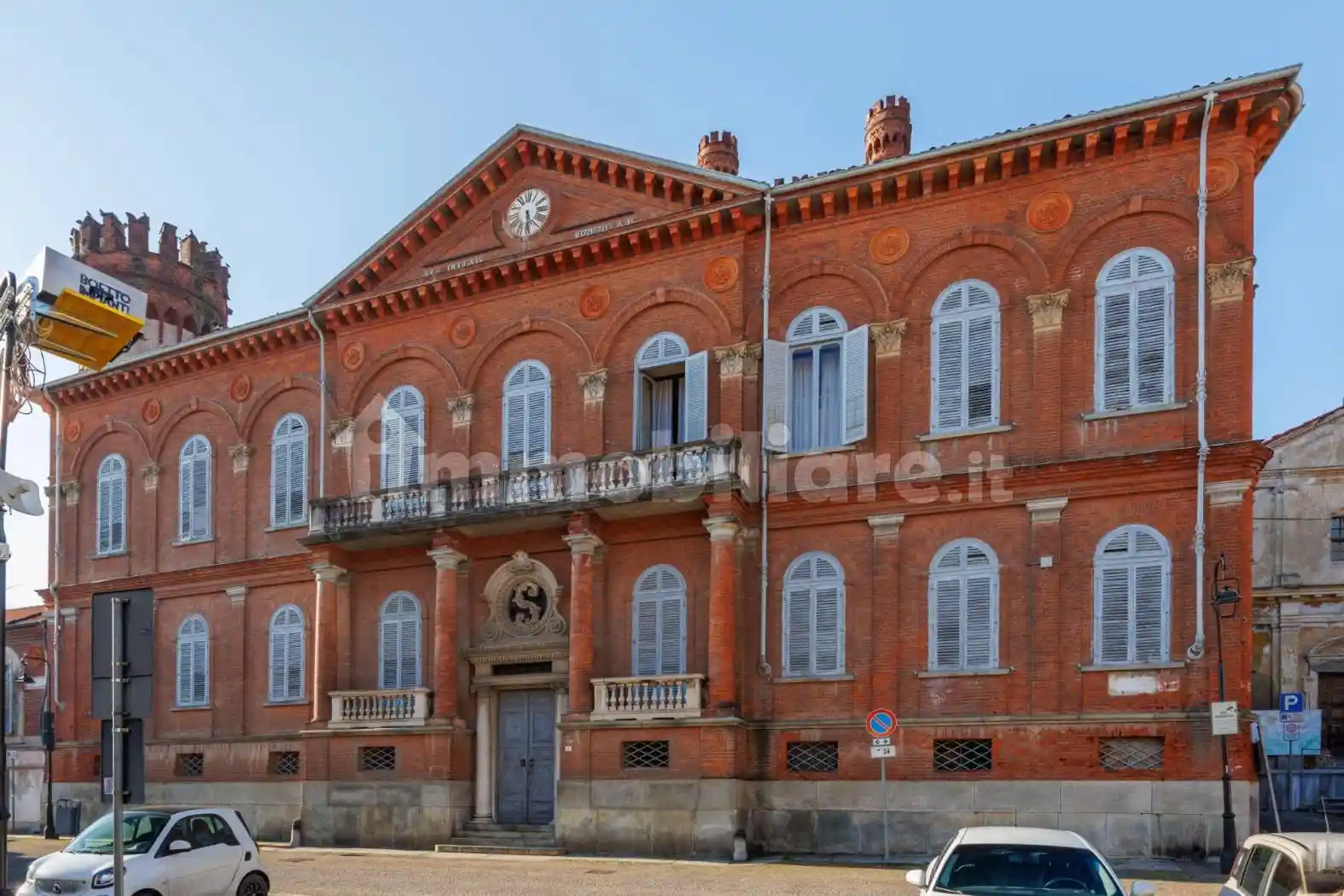 Palazzo - Edificio in vendita a Favria