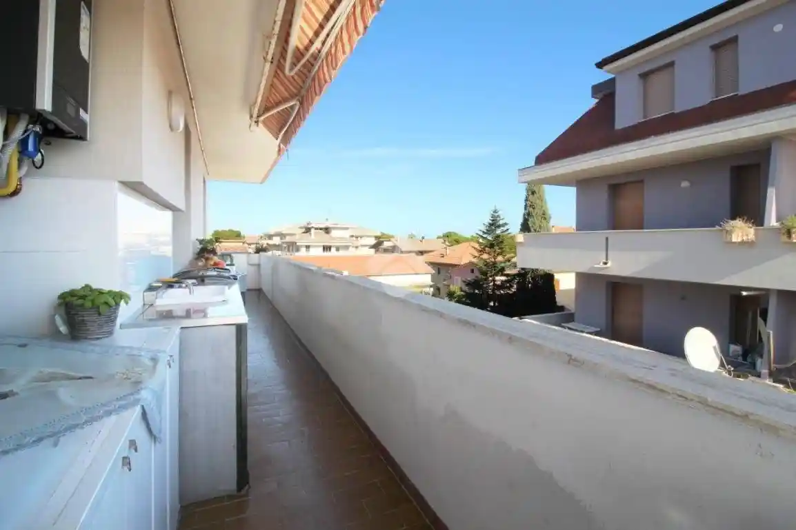 Quadrilocale via C. Battisti 31, Centro, Martinsicuro - foto 2