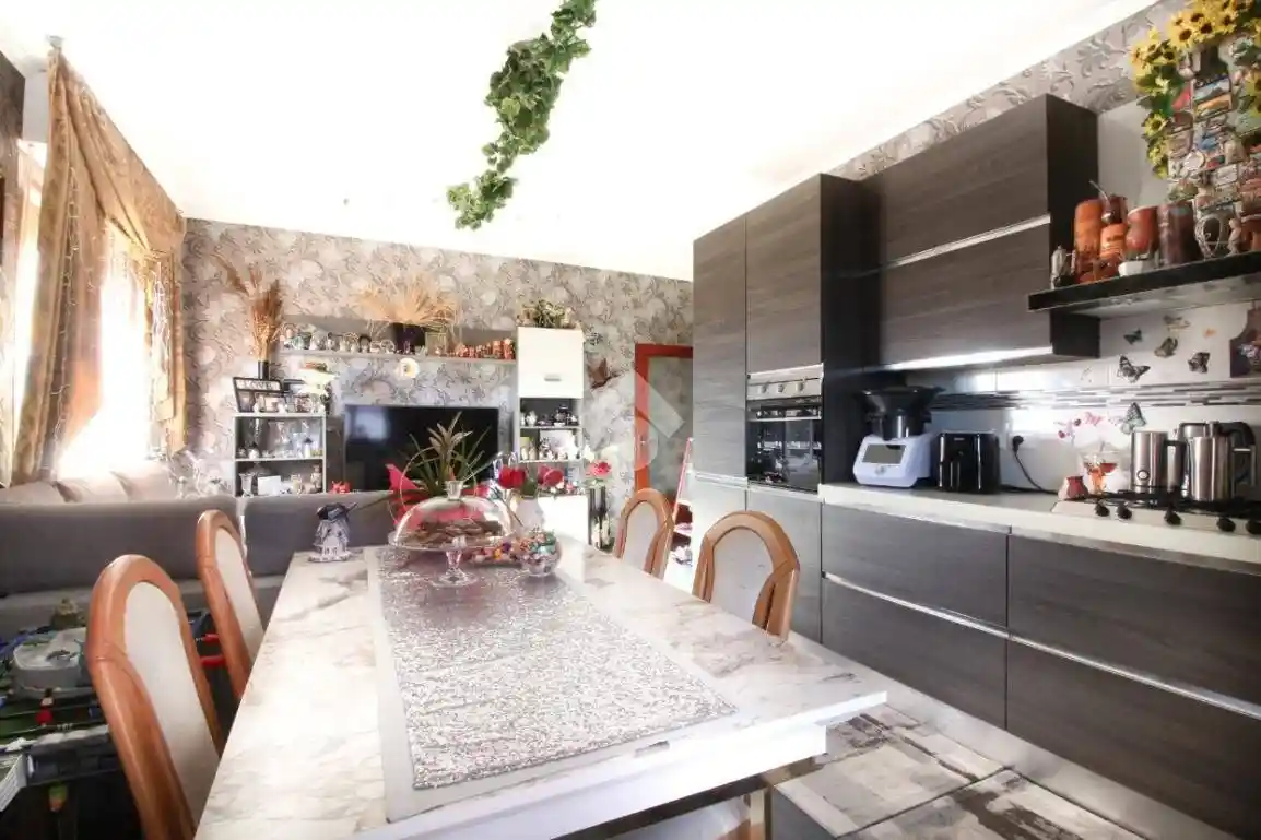 Quadrilocale via C. Battisti 31, Centro, Martinsicuro - foto 4