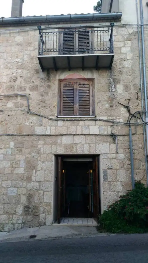 Casa indipendente in vendita a Petralia Sottana