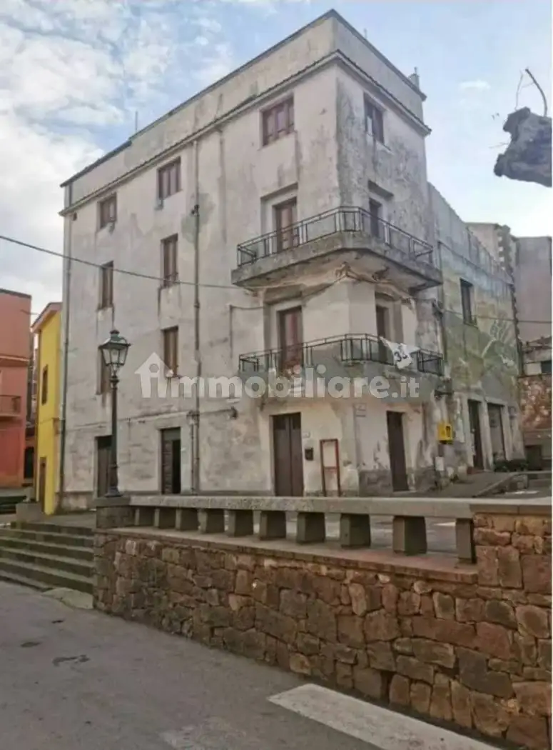 Palazzo - Edificio in vendita a Villanova Monteleone