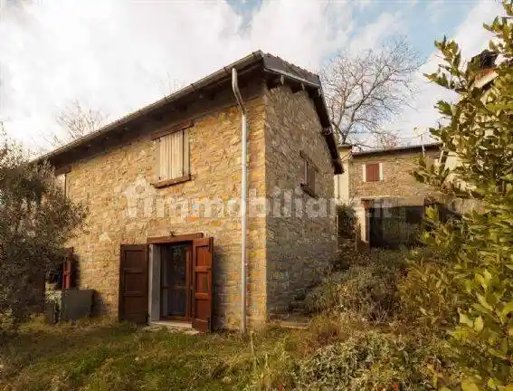 Casa indipendente in vendita a Montefiorino