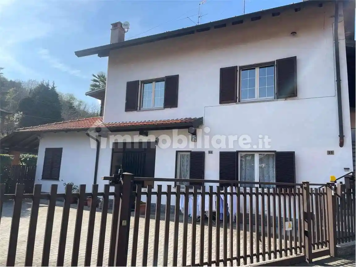 Villa in vendita a Ranco