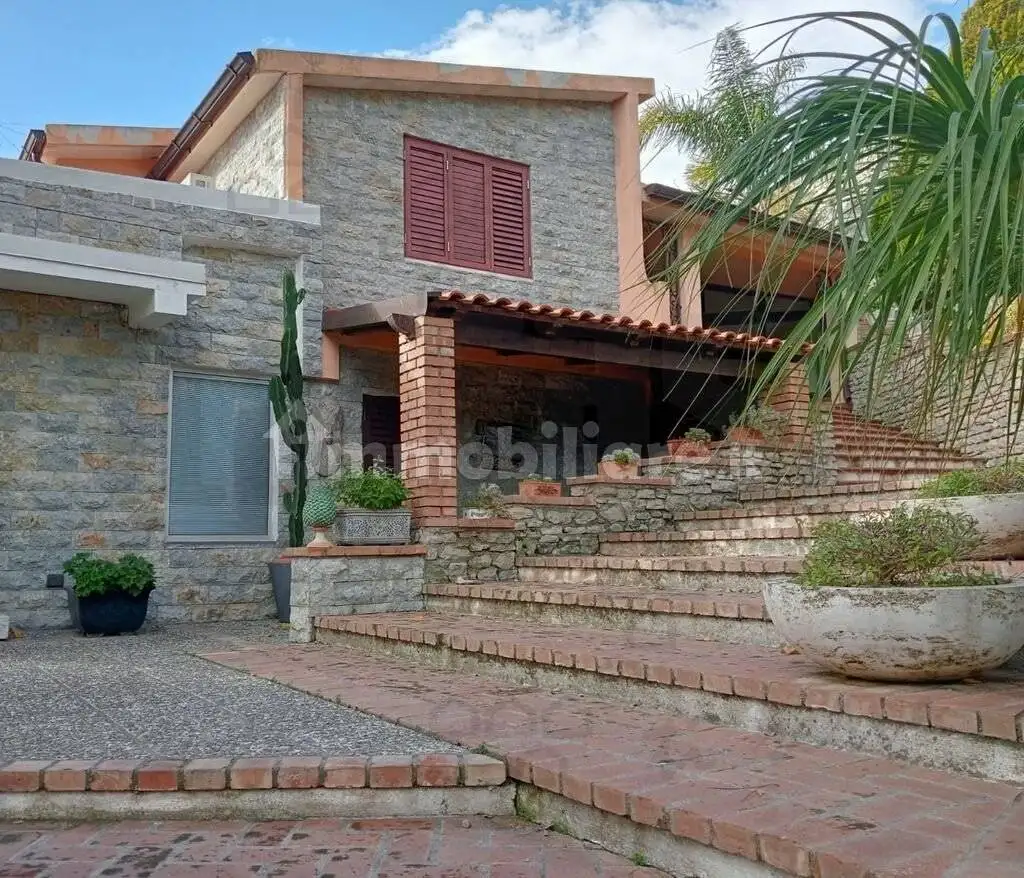 Villa in vendita a San Lorenzo