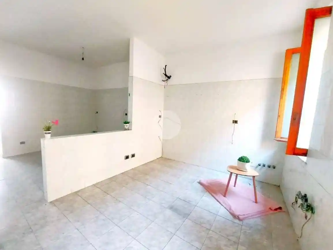 Palazzo - Edificio in vendita a Voghera