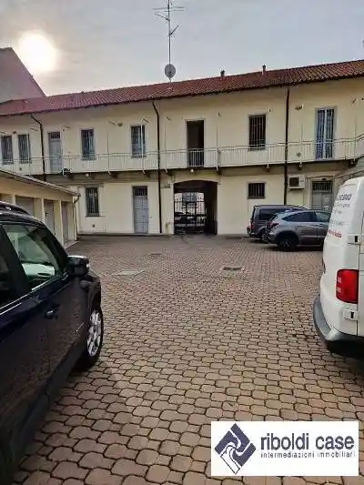 Palazzo - Edificio in vendita a Monza