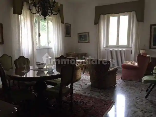 Villa in vendita a Cascina