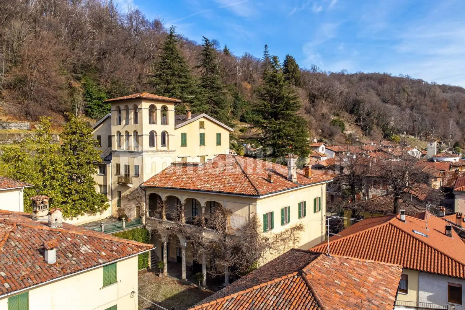 Villa in vendita a Castello Cabiaglio