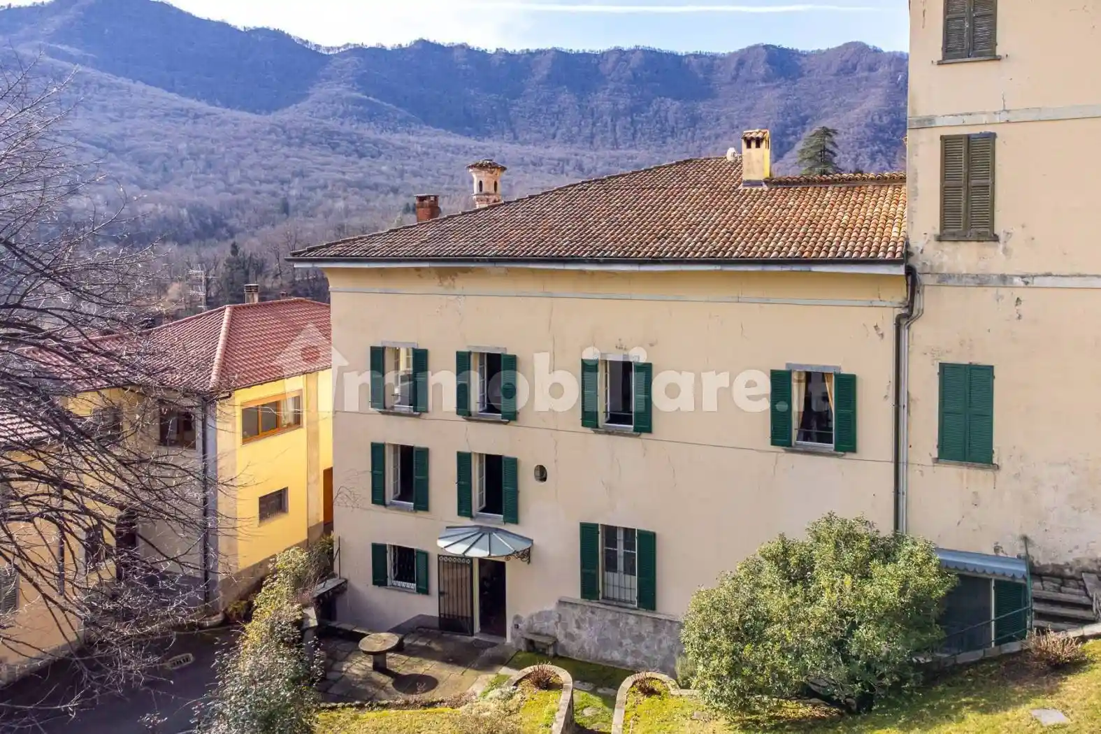 Villa unifamiliare, ottimo stato, 1100 m², Castello Cabiaglio - foto 2
