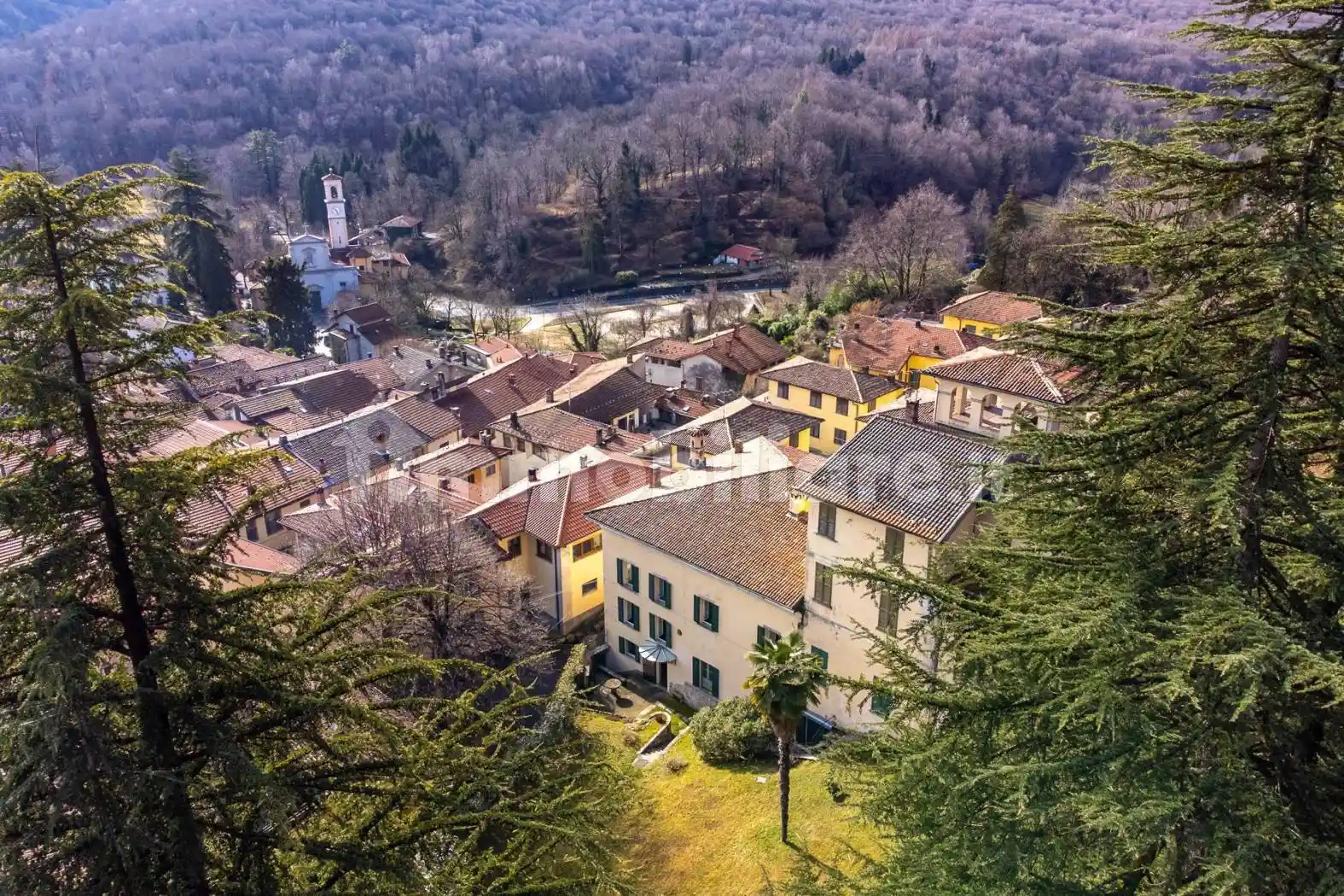 Villa unifamiliare, ottimo stato, 1100 m², Castello Cabiaglio - foto 3