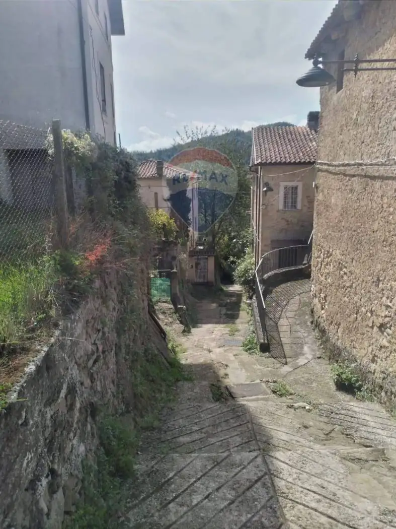 Villa in vendita a Varco Sabino